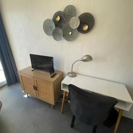 Apartment Studio Hyper-centre - Wifi - Quartier Tres Calme *
